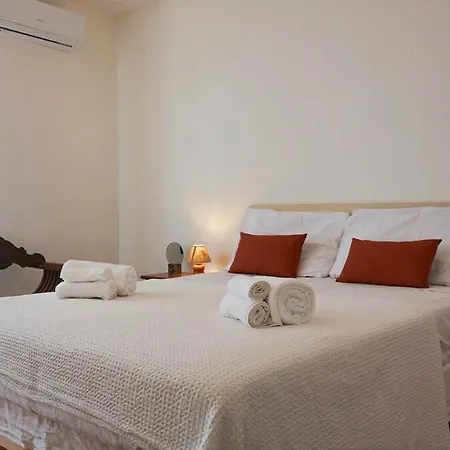 Maris Villa *